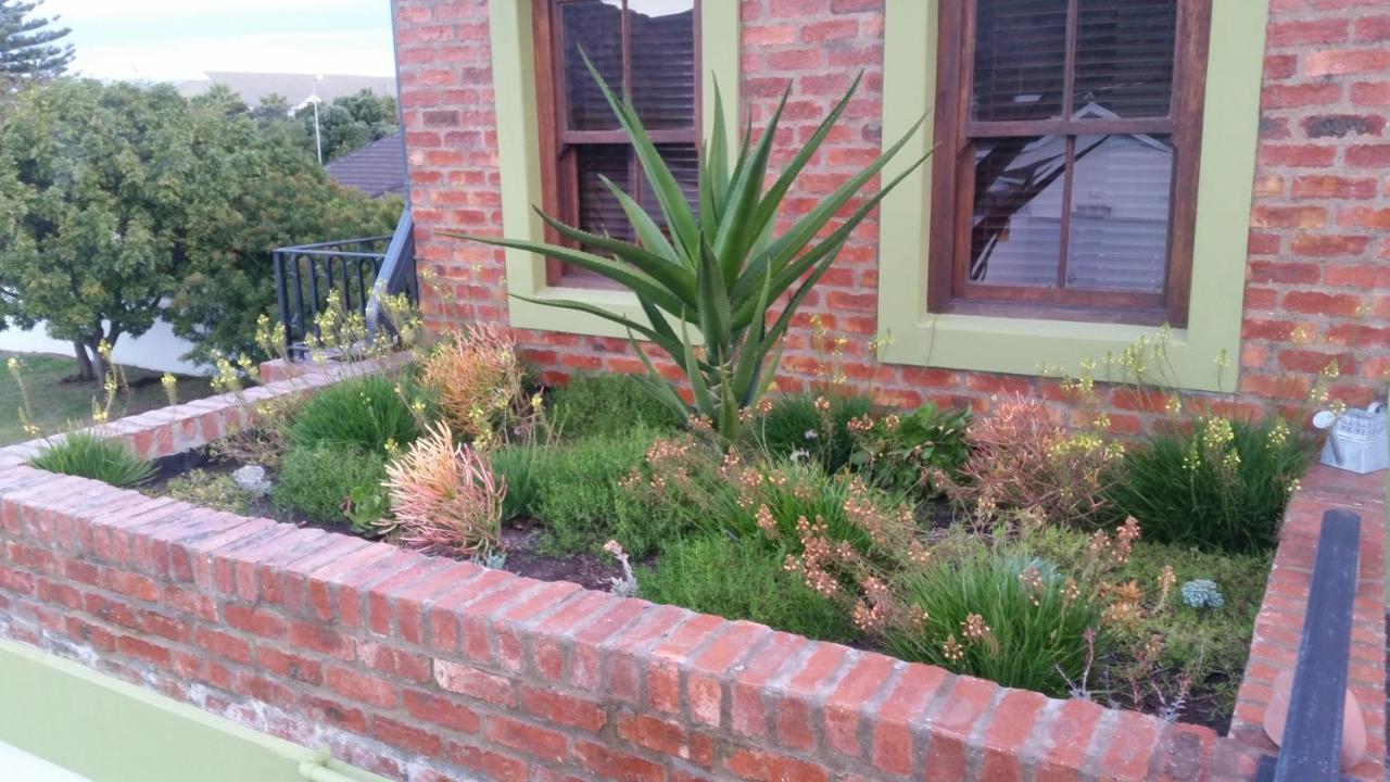 Port Del Mar Guesthouse Hermanus Exterior photo